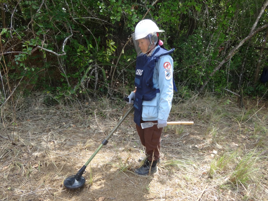 CBPD B 2ブロックを人力処理するデマイナー