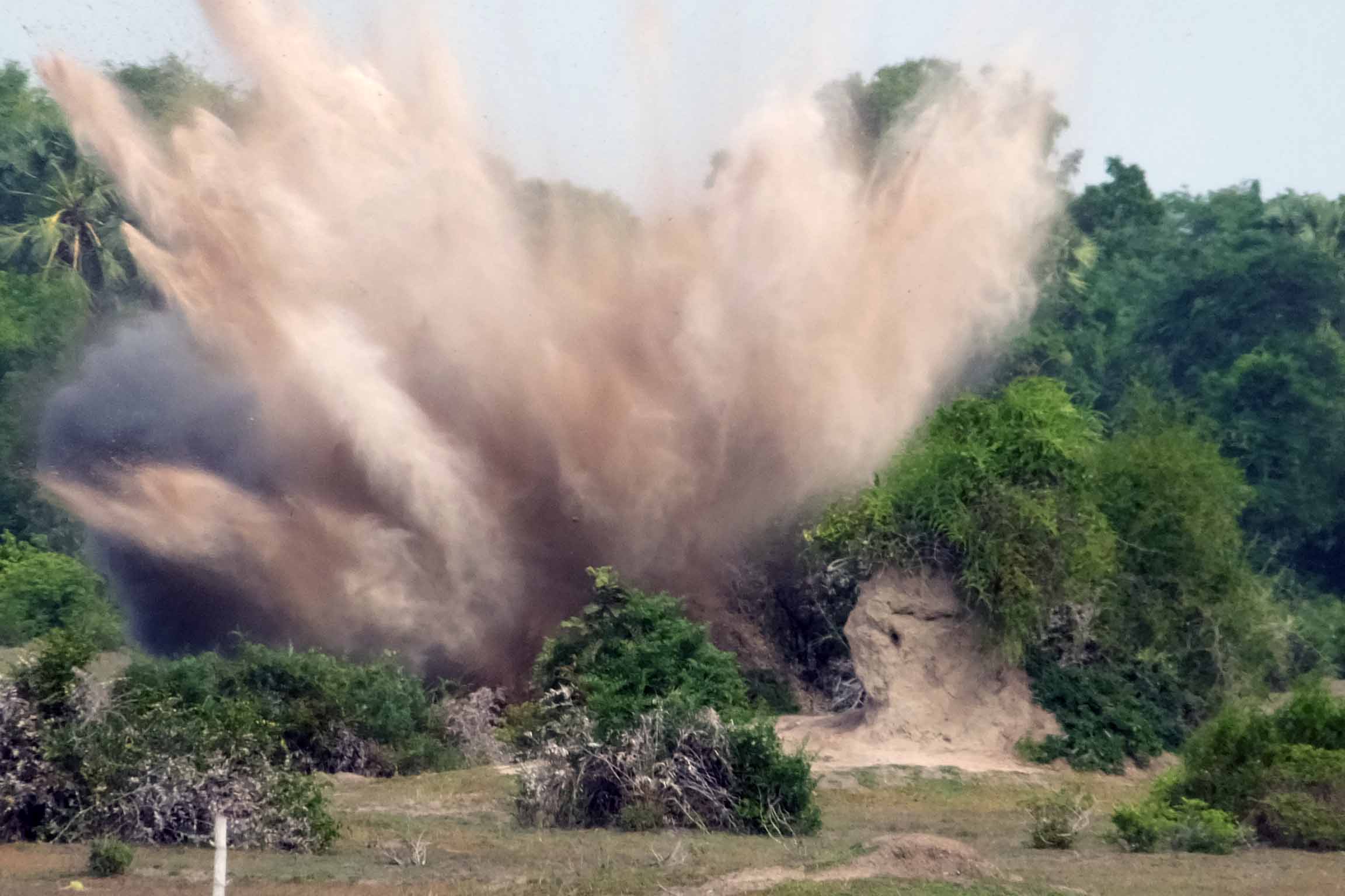 現地爆破